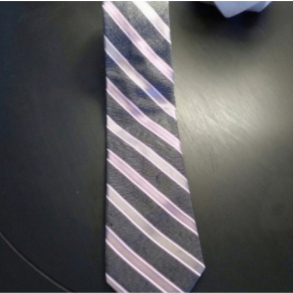 Elegant Joseph Abboud Striped Gray & Pink Tie 86% Silk 14% Linen Formal Career